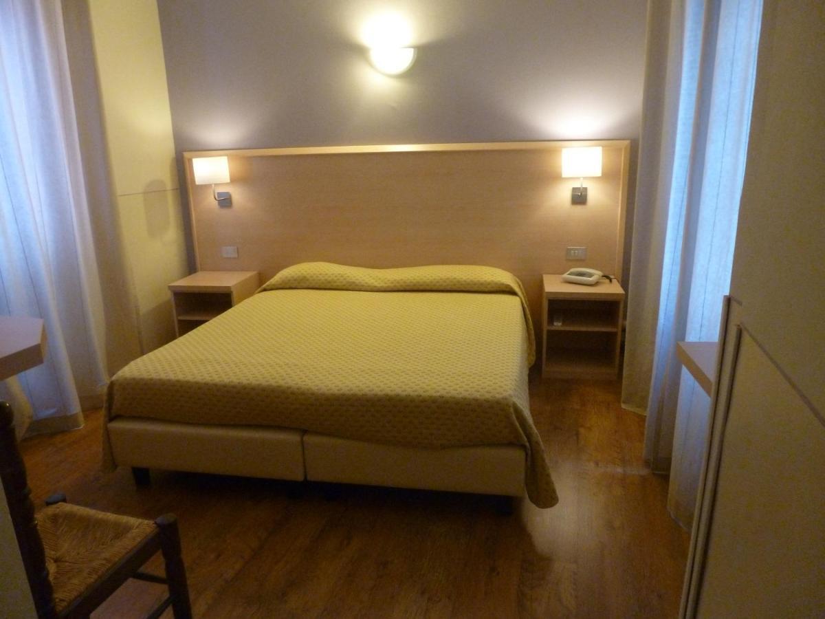 Hotel Da Cesare Stresa Phòng bức ảnh
